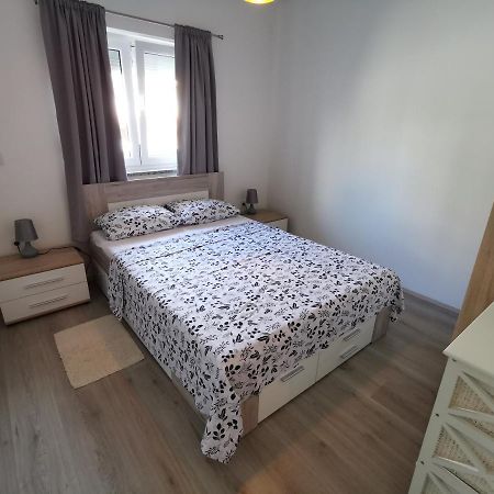 Frane Appartement Pula Buitenkant foto
