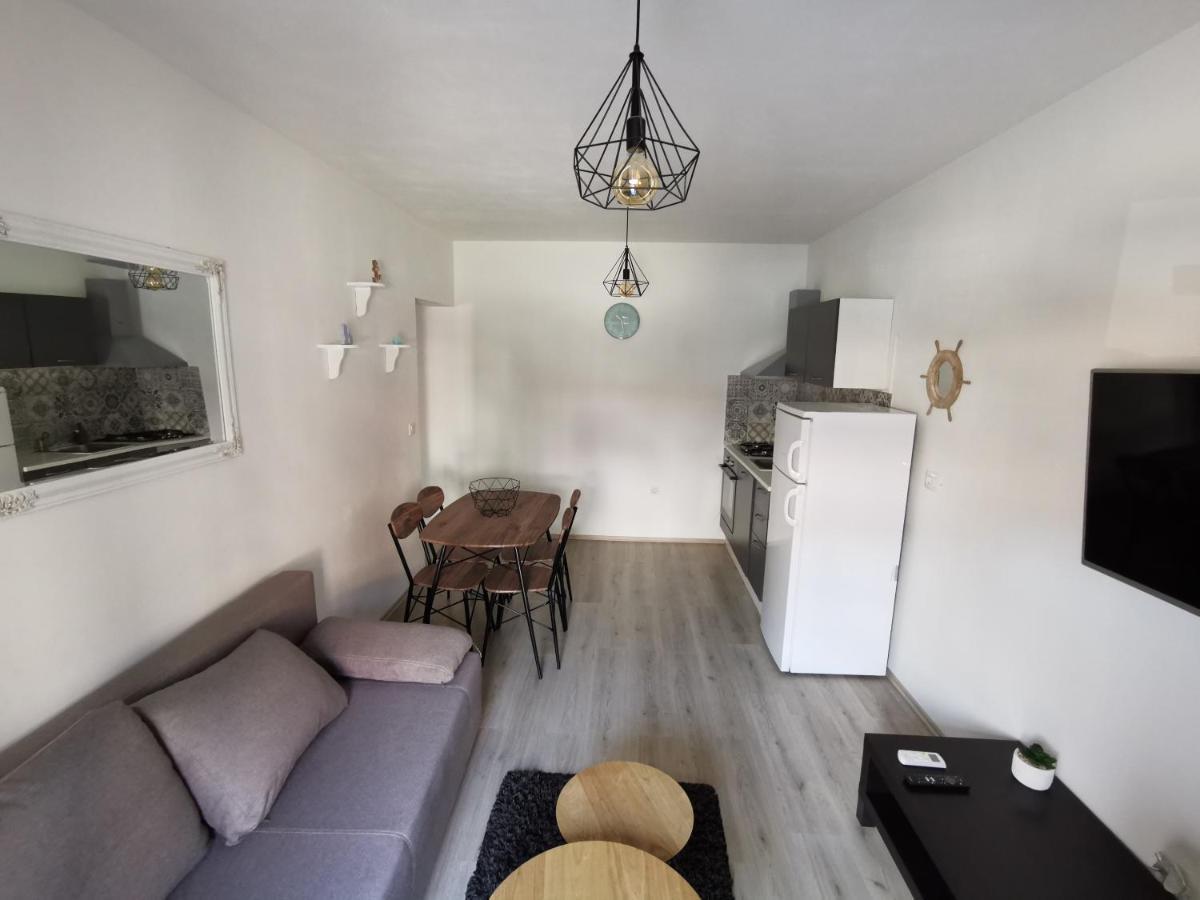 Frane Appartement Pula Buitenkant foto