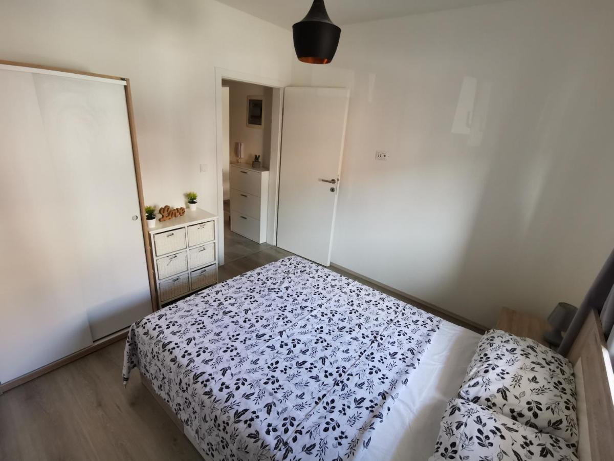 Frane Appartement Pula Buitenkant foto