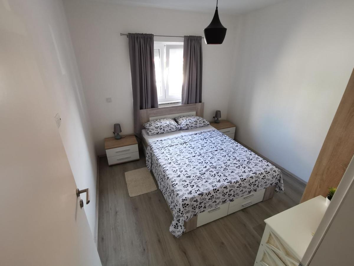 Frane Appartement Pula Buitenkant foto
